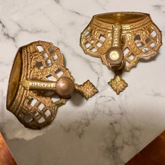 Rare Vintage Signed Miriam Haskell Mid-Century Gold Tone Crown Earrings Clip-on - Picture 4 of 7